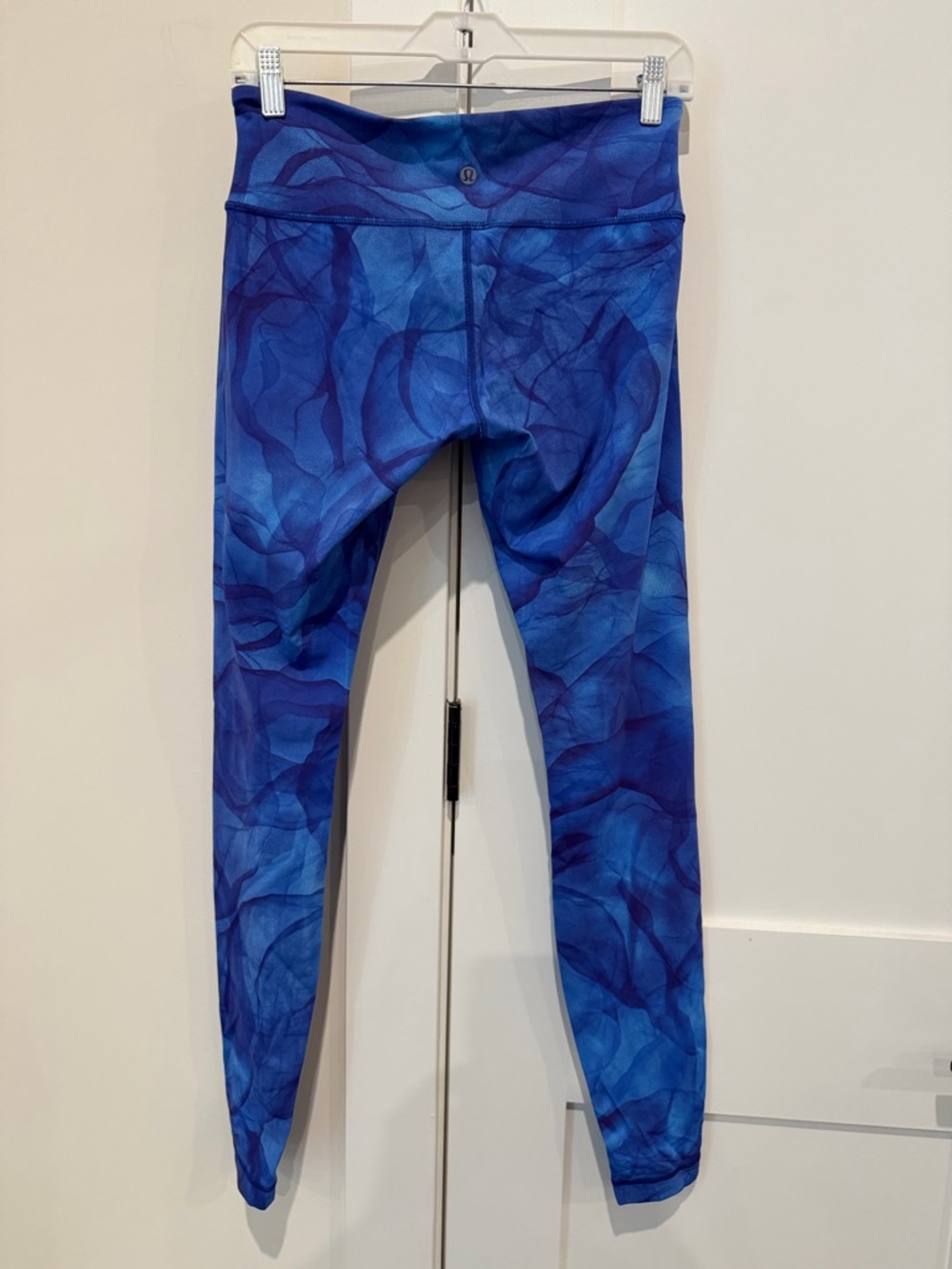 Lululemon Leggings in Midnight Tulle Multi Size 6 EUC Athleisure Yoga Athletic - Picture 4 of 10